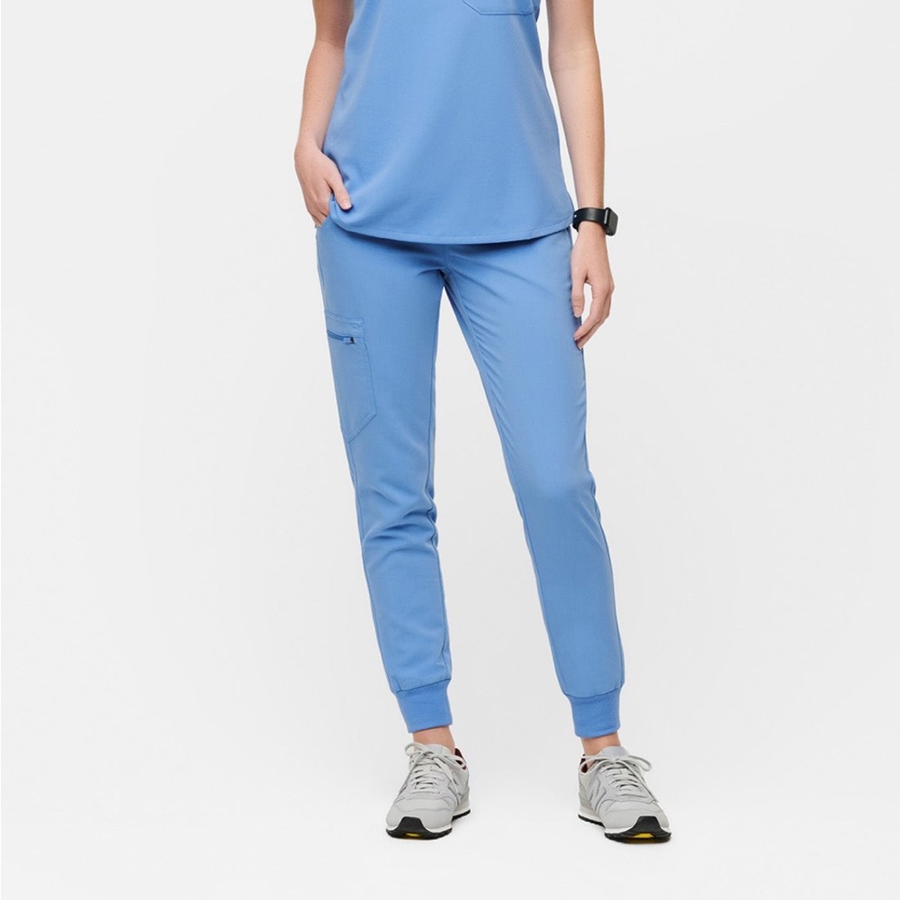 Figs Women’s Zamora Jogger Scrub Pants | Ceil Blue | xs